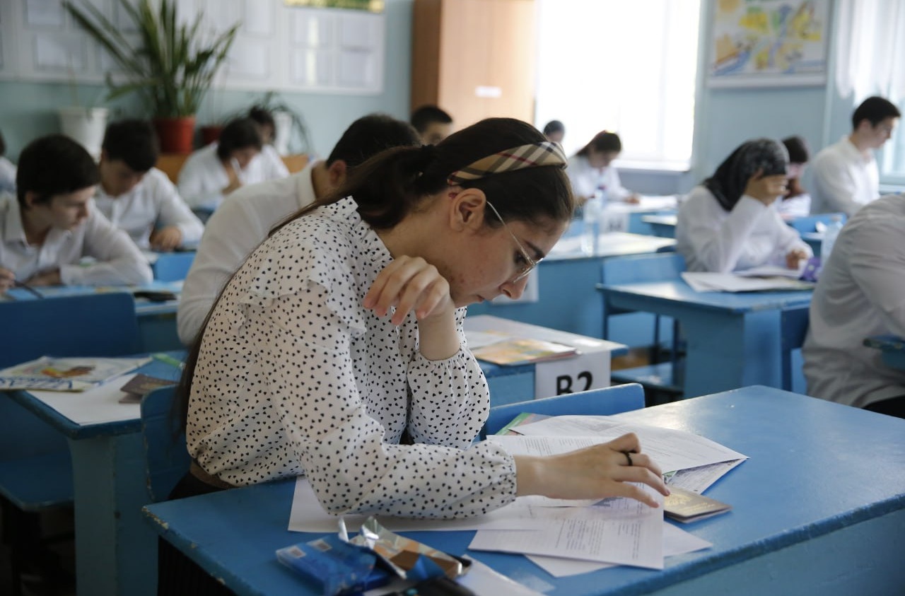 Выпускники 9-х классов Дагестана написали профильные экзамены